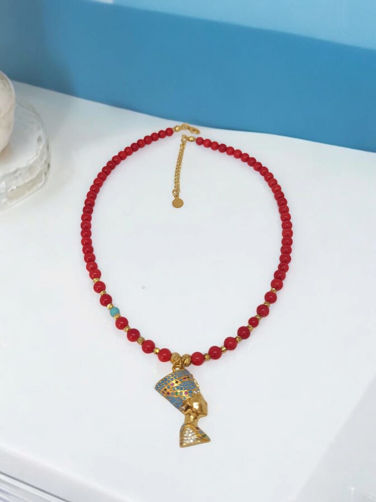 Zirkon Taşlı Mercan Nefertiti Kolye