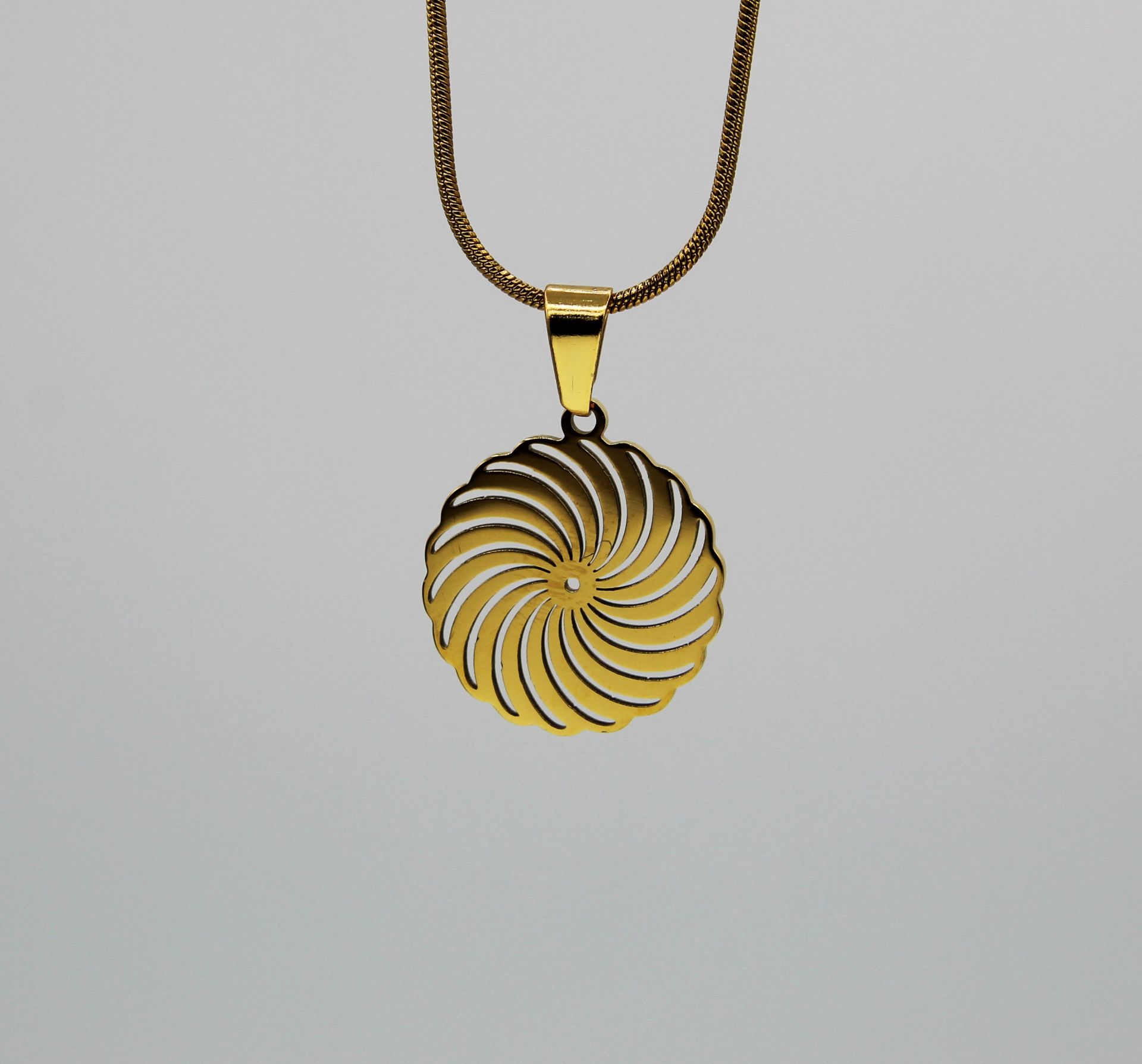 Mandala Desen Çelik Kolye Ucu