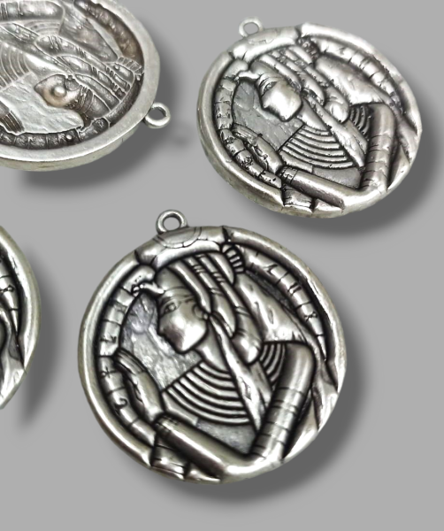 Nefertiti Madalyon Kolye Ucu