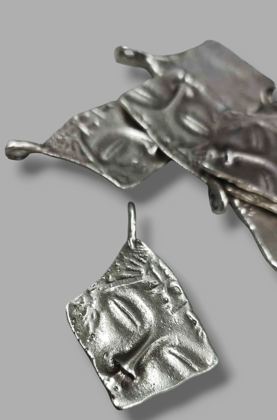 Uyuyan Güzel Antik Madalyon Kolye Küpe Ucu