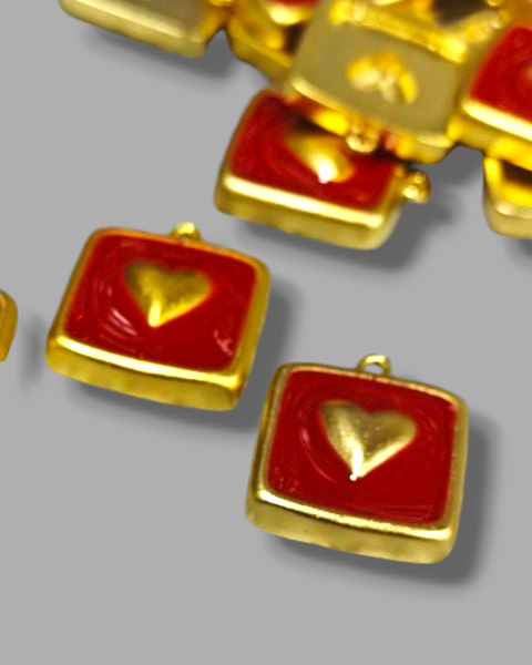 Çerçeve İçinde Kalp Pirinç Üzeri Mat Altın Kırmızı