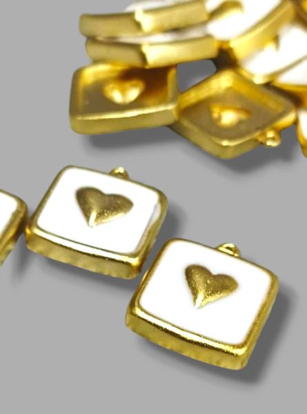 Çerçeve İçinde Kalp Pirinç Üzeri Mat Altın Beyaz