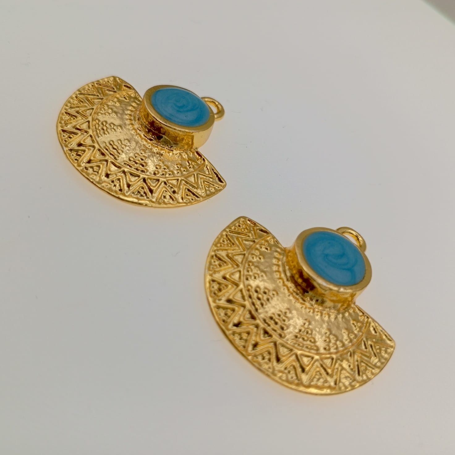 Madalyon Kolye Ucu Antik Mat Altın Mavi