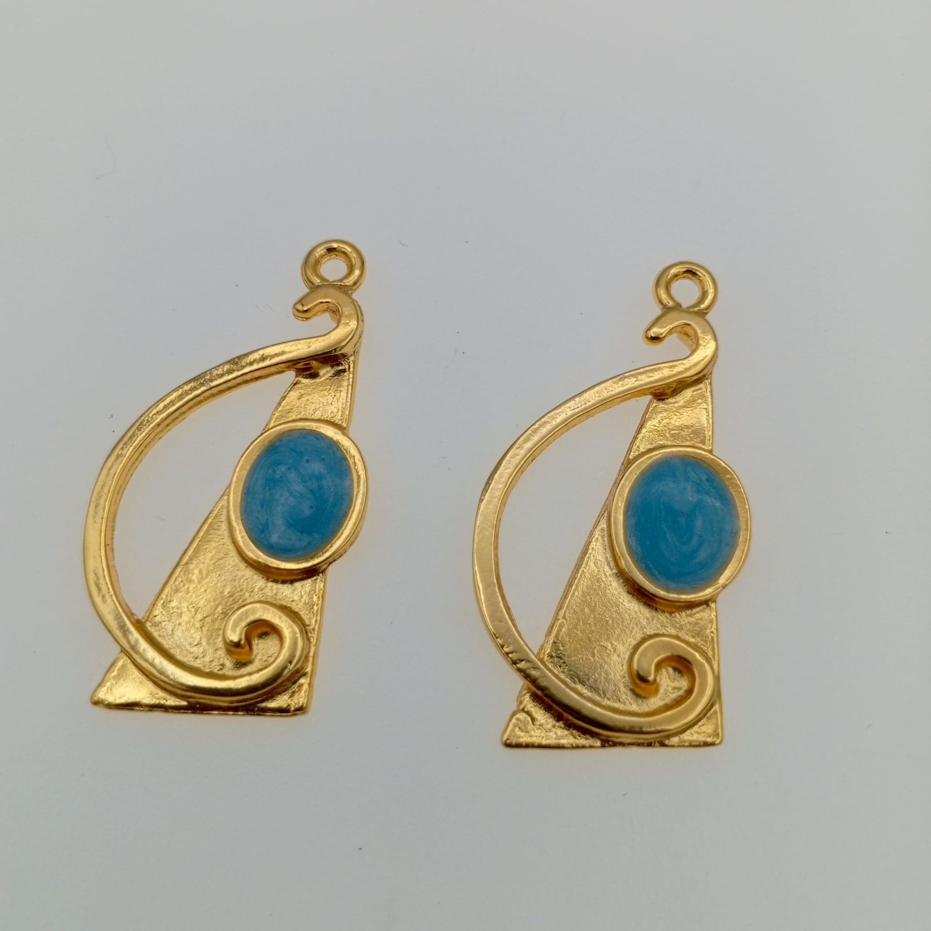 Madalyon Kolye Ucu Antik Mat Altın Açık Mavi