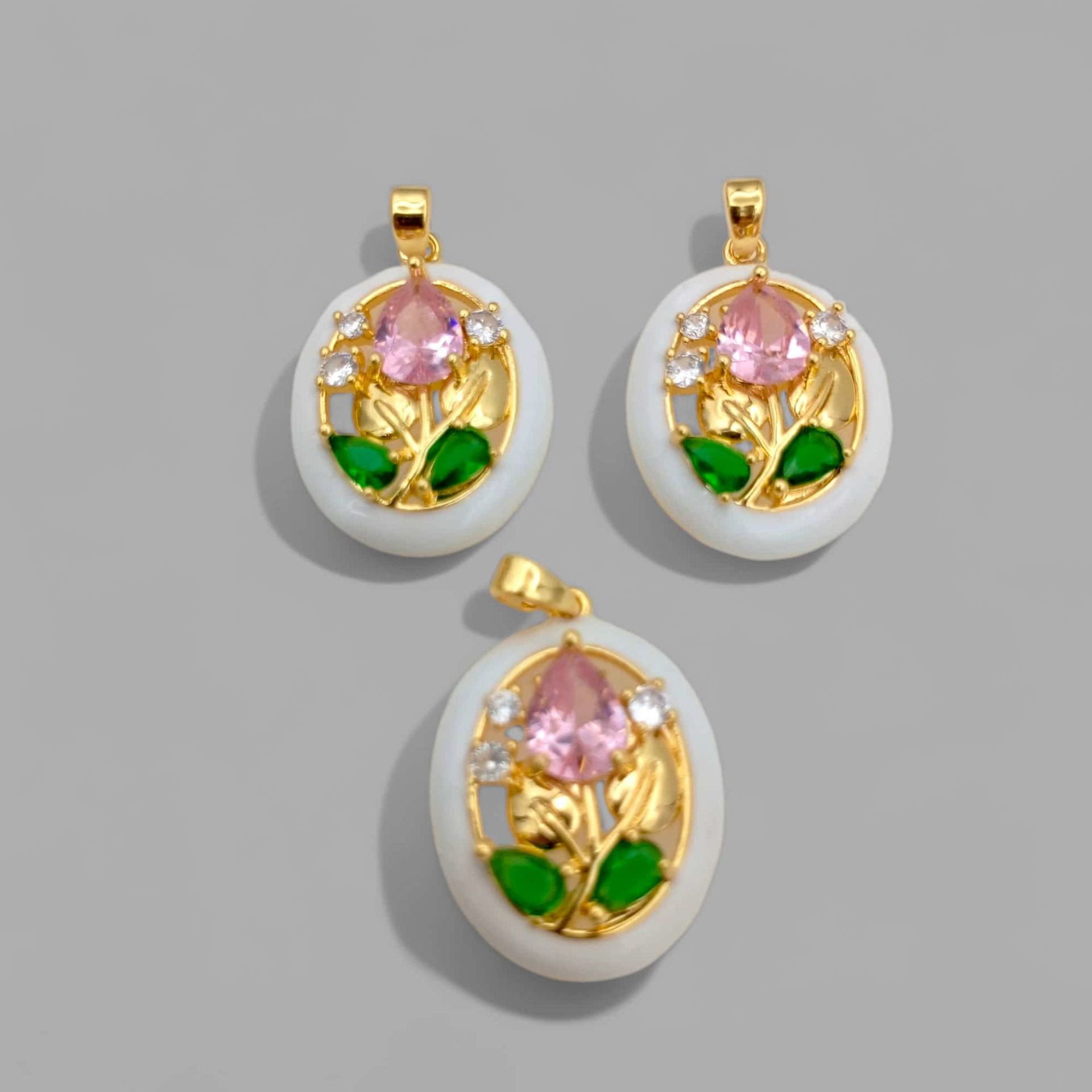 Çerçeve İçinde Taşlı Çiçek