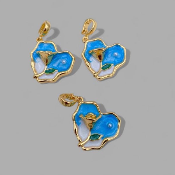 Çerçeve İçinde Kalp İncili Gül Kolye Ucu