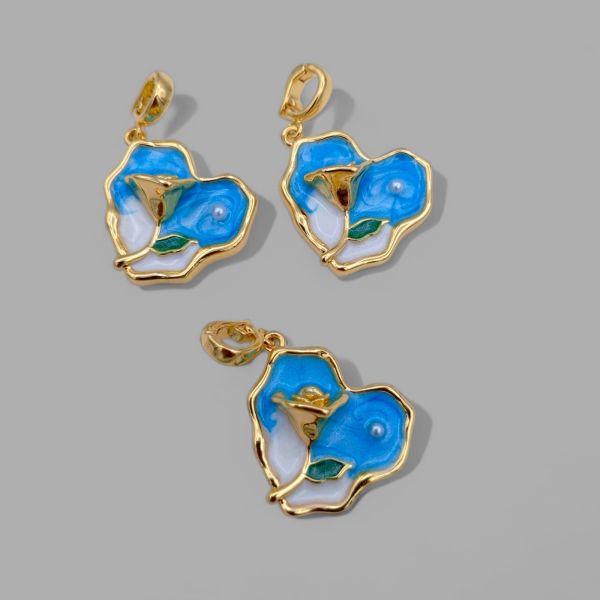 Çerçeve İçinde Kalp İncili Gül Kolye Ucu