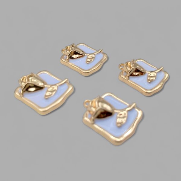 Kare Çerçeve İçinde Gül Kolye Ucu