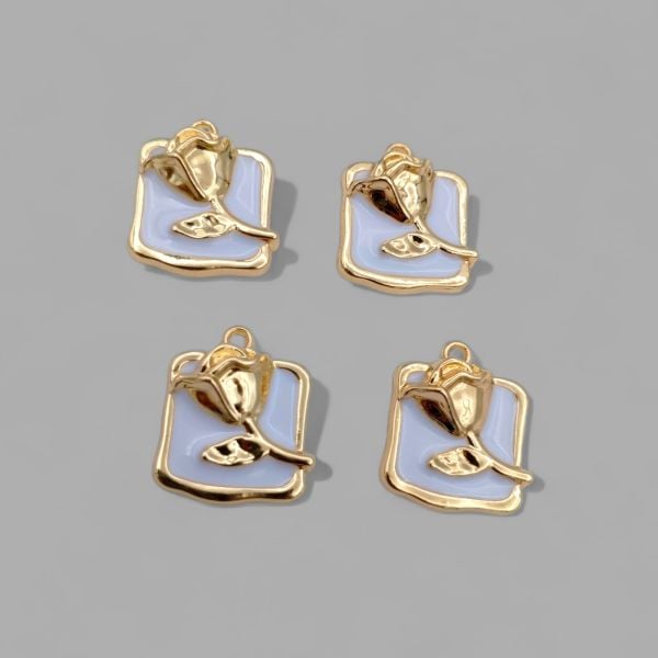 Kare Çerçeve İçinde Gül Kolye Ucu