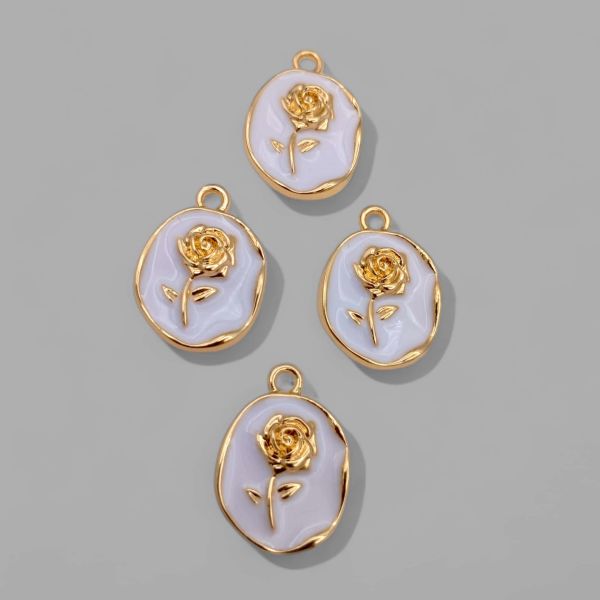 Oval Çerçeve İçinde Gül Kolye Ucu