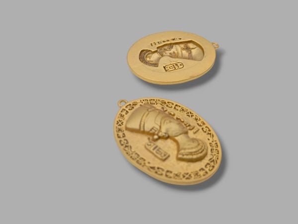 Garantili ve Alerji Yapmaz Mat Altın Kaplama Nefertiti Sallantı