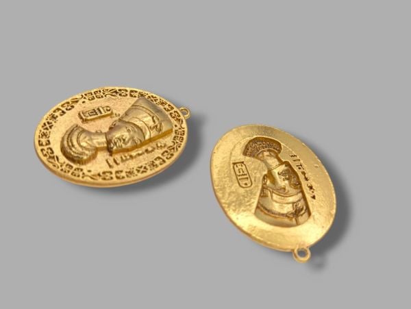 Garantili ve Alerji Yapmaz Altın Kaplama Nefertiti Sallantı