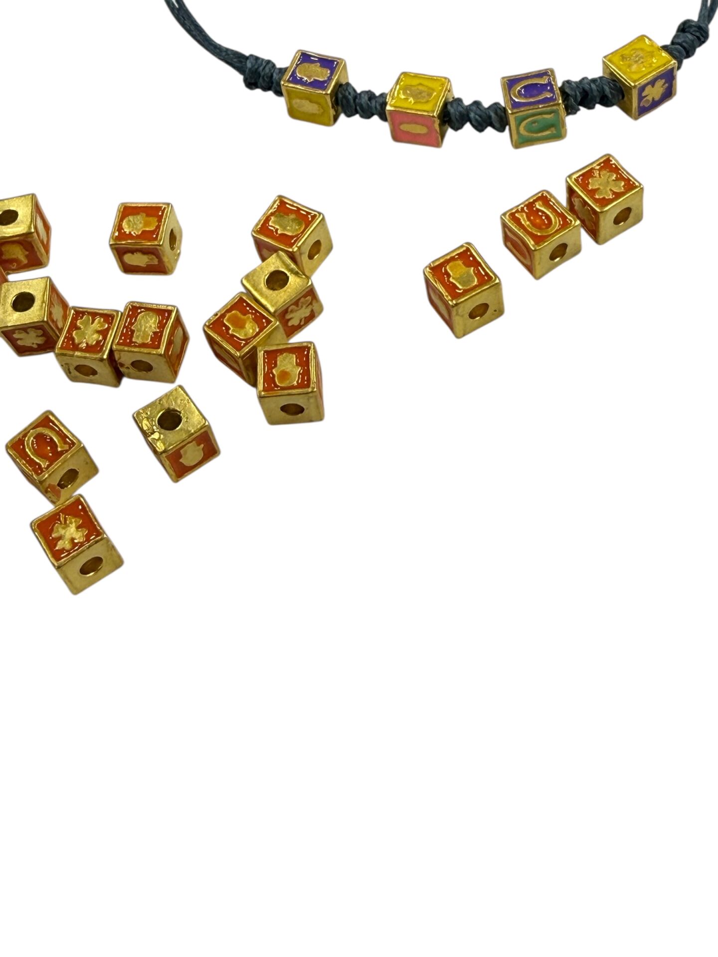 Mat Altın Kaplama Mineli Şans Küpleri (Nar Çiçeği)