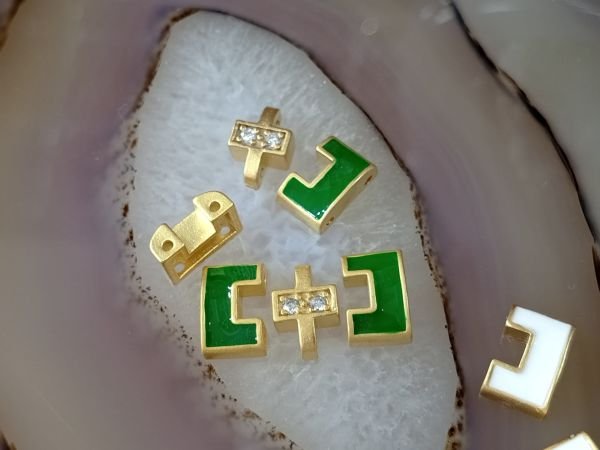 Mineli Bileklik Ara Malzemesi Parlak Altın Kaplama Oval Yeşil