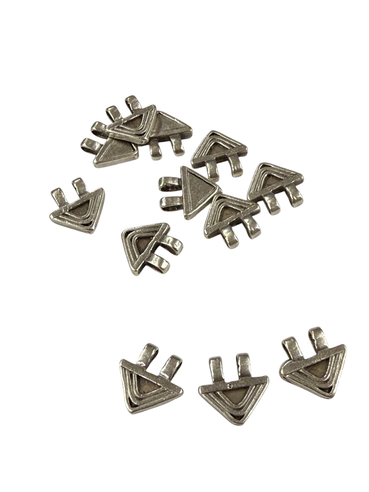 Antik Gümüş Kaplama Minimal Üçgen Sallantı