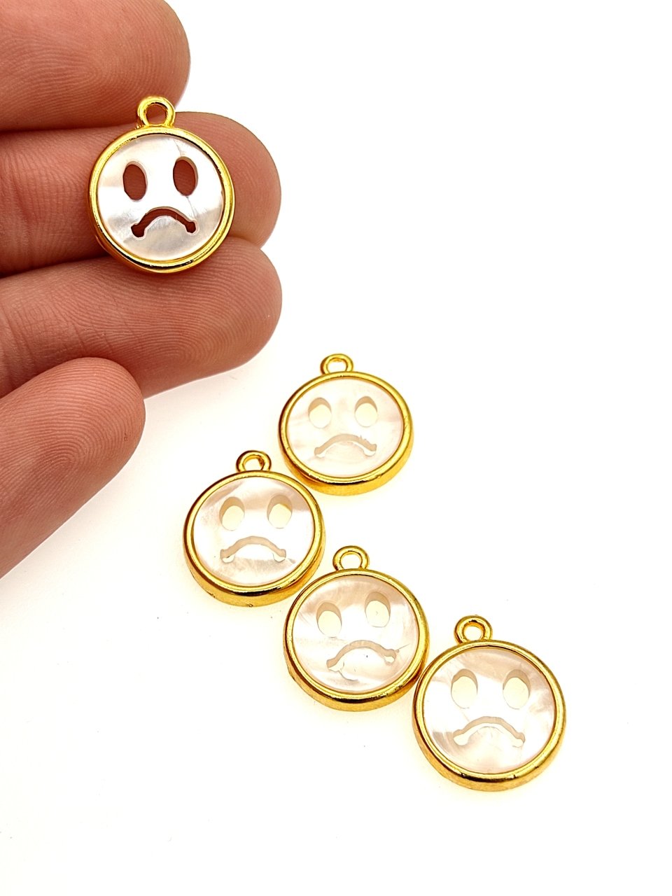 Altın Kaplama Sedef Emoji Sallantı